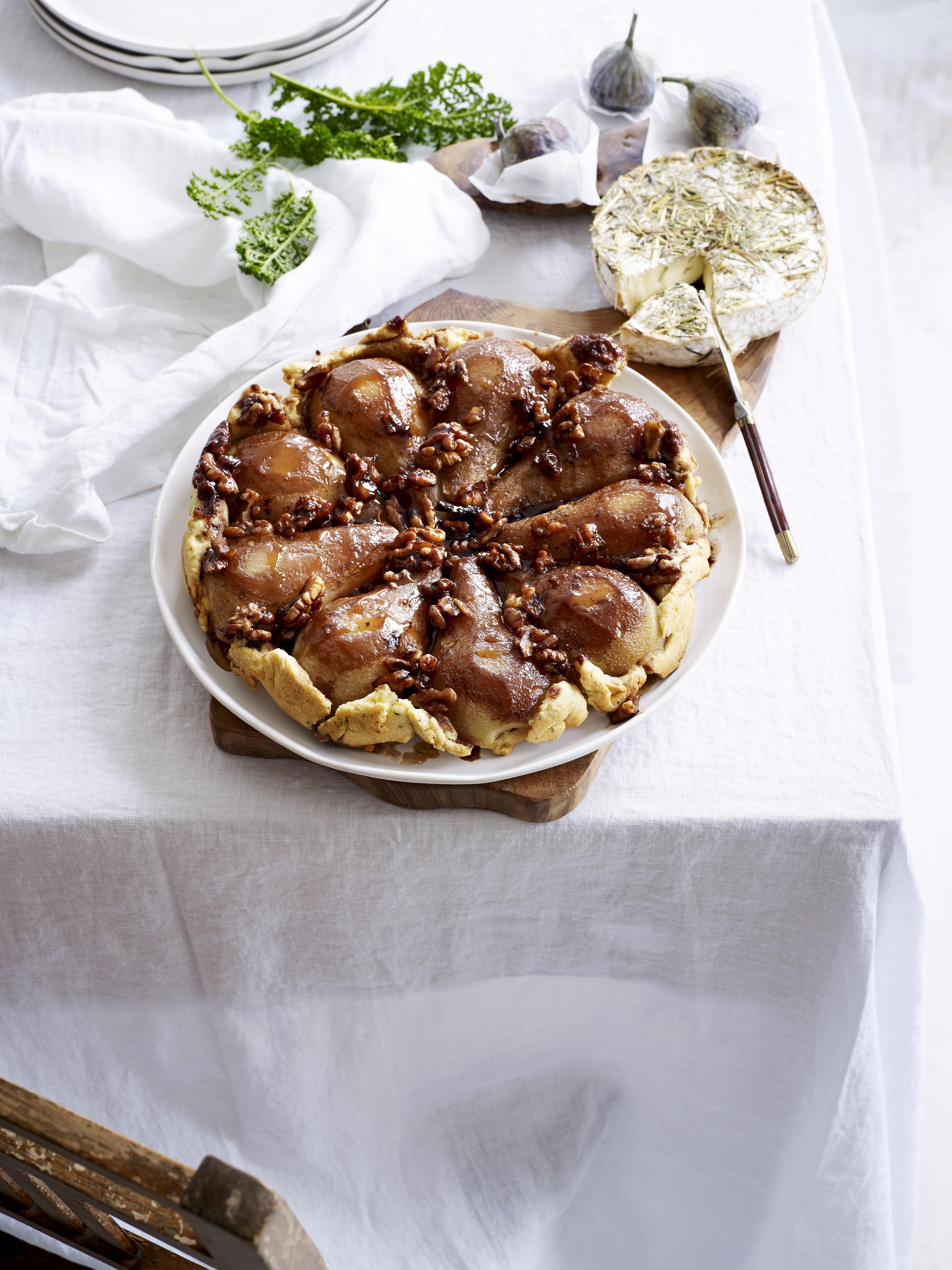 Tarte tatin van peren, tijm & walnoten